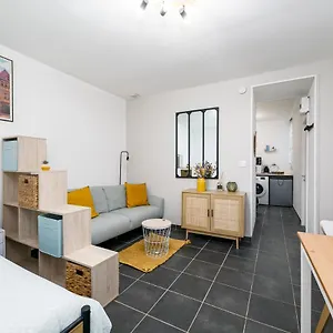  Appartement T1 Situé Au Centre Historique De France